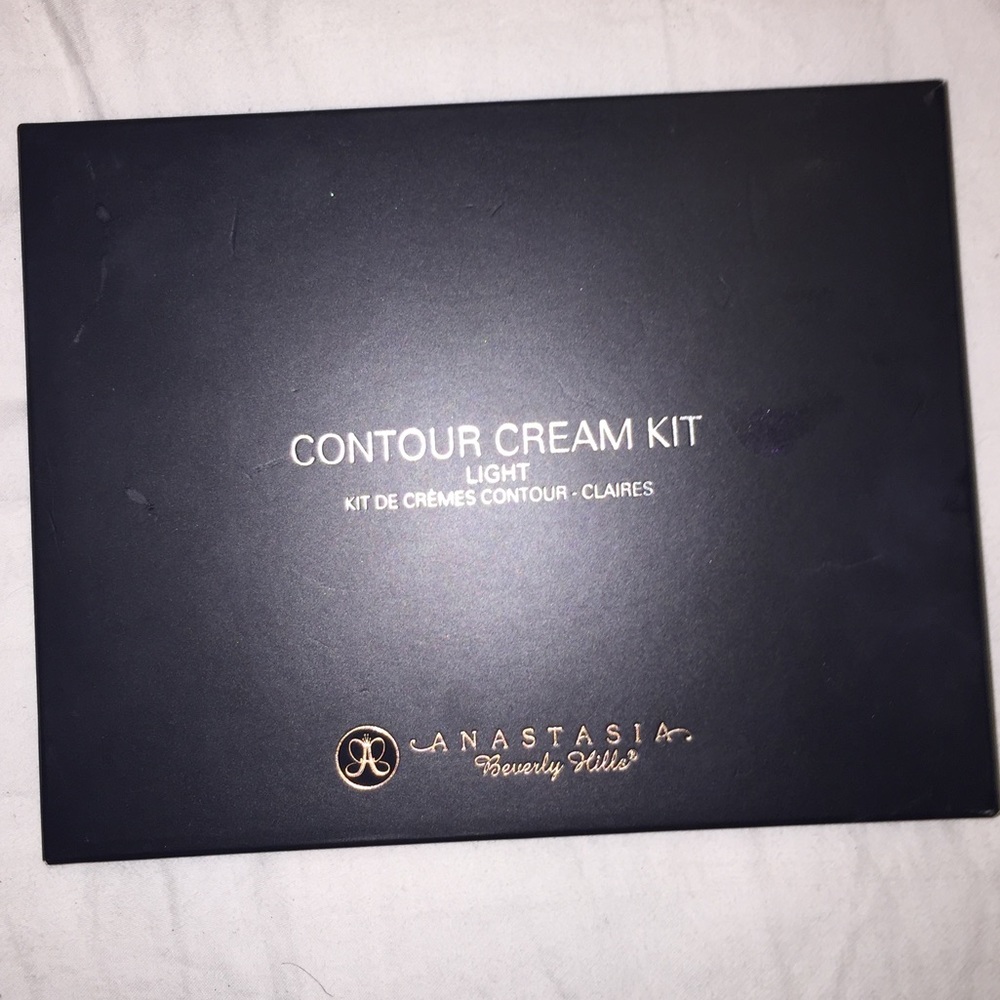 Anastasia Beverly Hills  cream contour kit
